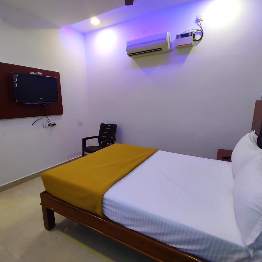 Hotel Db Max Tiruchirappalli Экстерьер фото